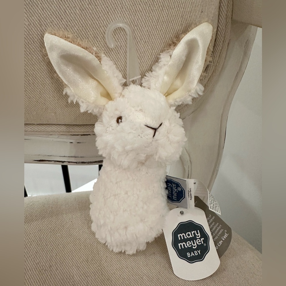 Mary Meyer Plush White Bunny Baby Rattle Toy NWT